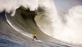 bet365官网站-极限对决，德约科维奇惊险三连胜，日本队挑战网球新高度
